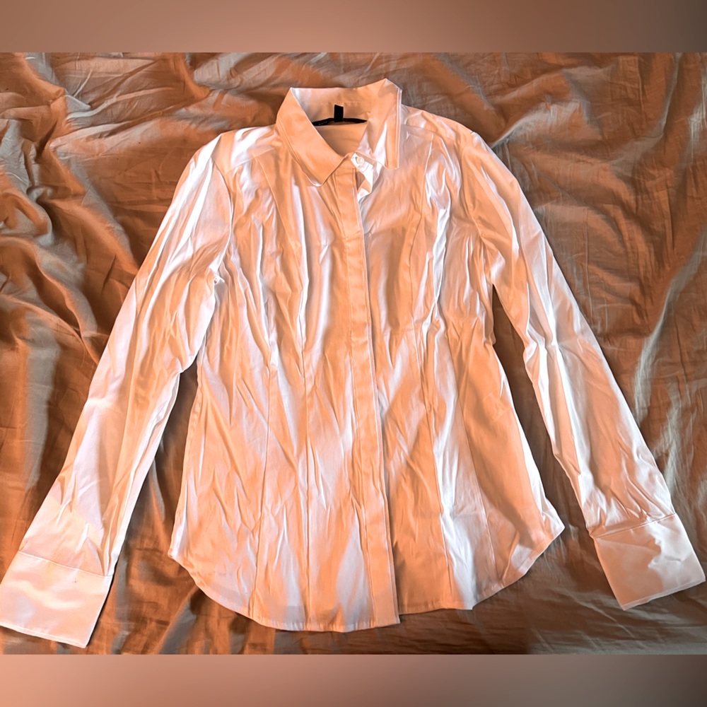 White fitted button down blouse